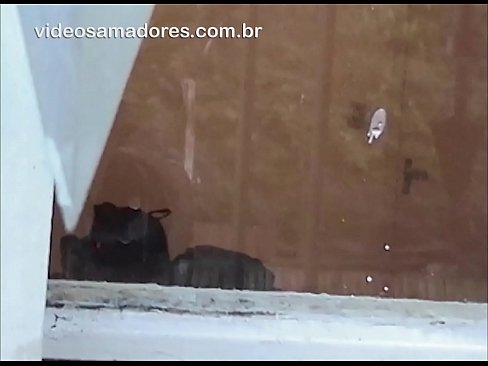 ❤️ Homem excitado assistindo sua namorada com outro cara, gravando um vídeo sem perturbar o casal ❤ Sexo vídeo em nós