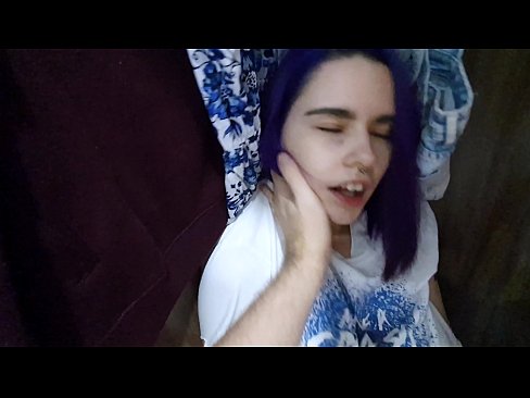 ❤️ Encontrei minha irmã no armário e ajudei-a a se ejacular. ❤ Sexo vídeo em nós